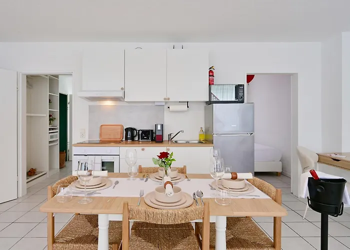 Romantic And Elegant 2-room Center